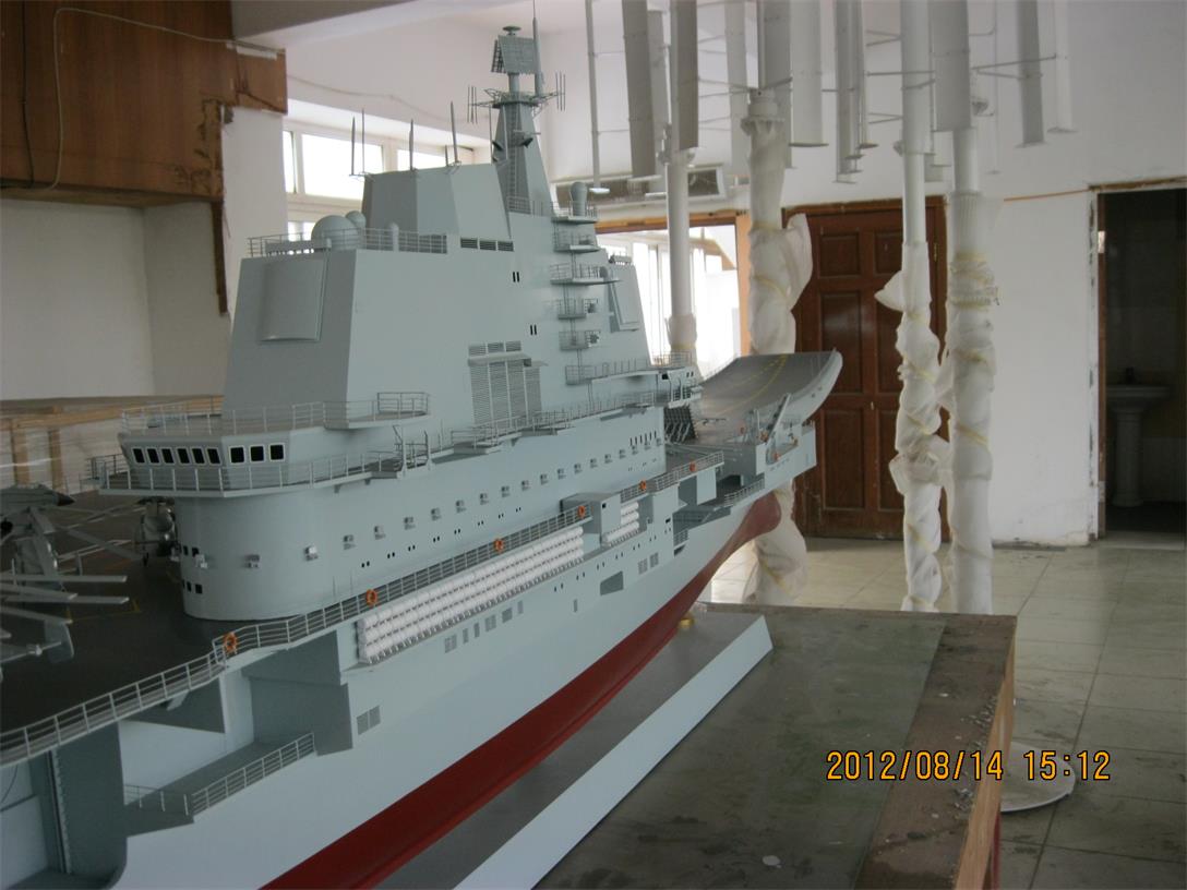 济宁辽宁舰模型